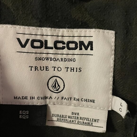 Women's Volcom Army Print Insulated Button Down (L) - Picture 3 of 5
